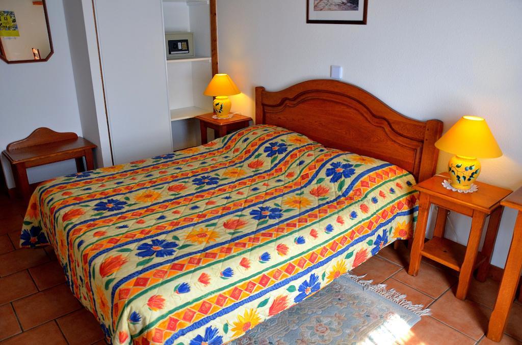 Auberge Bourbonnaise Lurcy-Lévis Oda fotoğraf