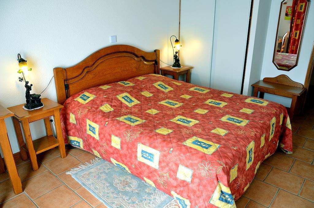 Auberge Bourbonnaise Lurcy-Lévis Oda fotoğraf
